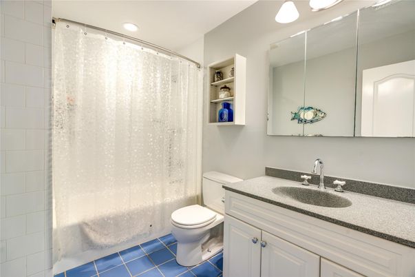 Bathroom, Interior, Recessed Lighting