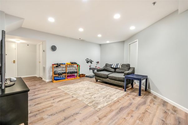 Fitness Equipment, Interior, Recessed Lighting, Wood Texture Flooring