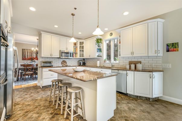Chandelier, Dining room, Interior, Kitchen, Pendant Lights, Recessed Lighting, Stainless Steel Appliances