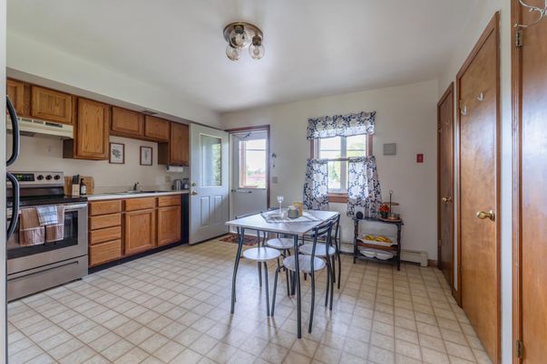 Dining room, Interior, Kitchen, Stainless Steel Appliances