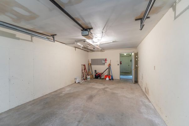 Garage, Interior