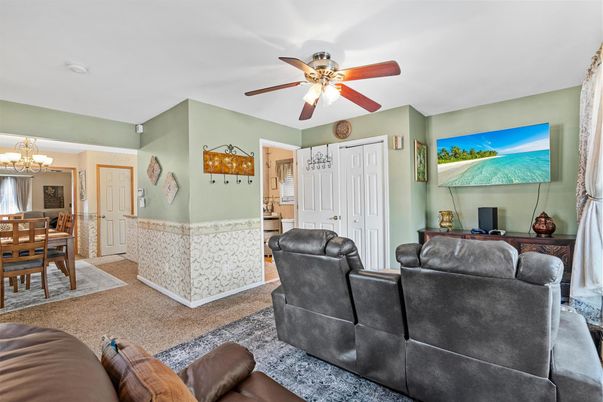 Chandelier, Dining room, Interior, Living room