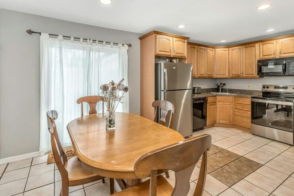 Dining room, Interior, Kitchen, Recessed Lighting