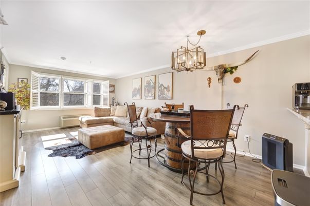 Chandelier, Dining room, Interior, Living room, Pendant Lights, Wood Texture Flooring