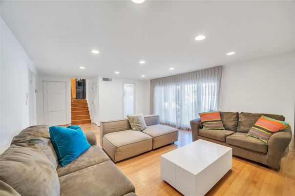 Interior, Living room, Recessed Lighting, Wood Texture Flooring
