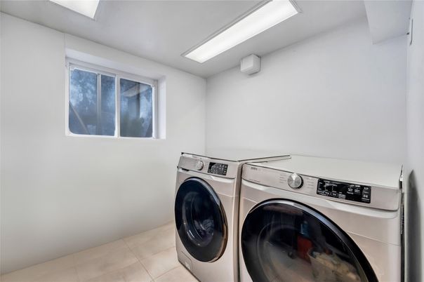 Interior, Washer