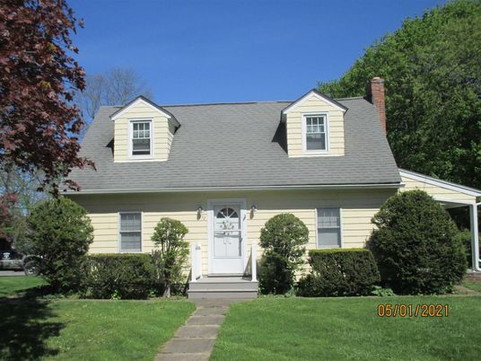 Exterior, Facade, Cape Cod