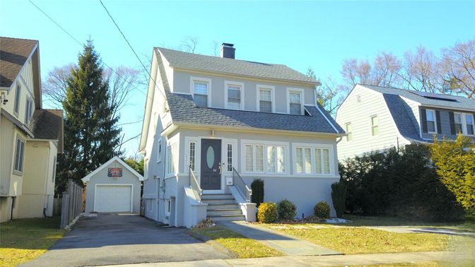 Detached Garage, Exterior, Facade, American Foursquare