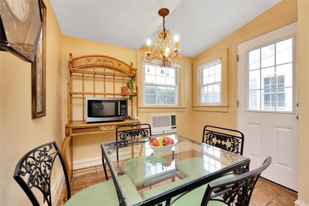 Chandelier, Dining room, Interior