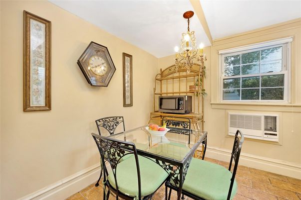 Chandelier, Dining room, Interior