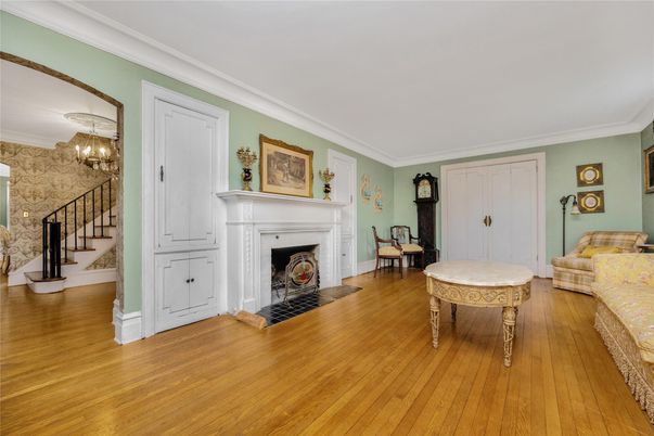 Chandelier, Fireplace, Interior, Wood Texture Flooring
