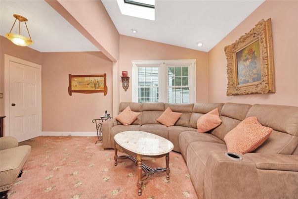 Interior, Living room, Pendant Lights, Recessed Lighting