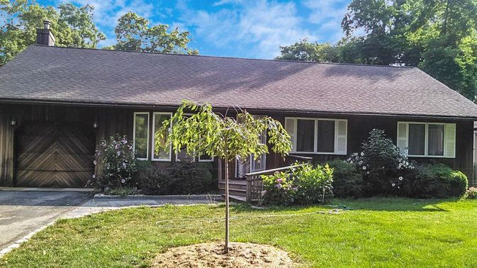 Attached, Exterior, Facade, Cape Cod