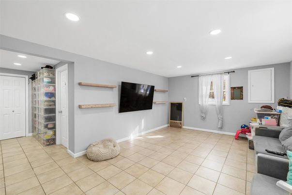 Interior, Recessed Lighting