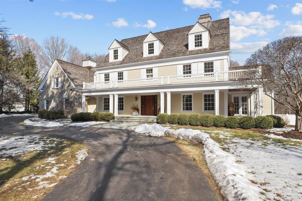Exterior, Facade, Farmhouse