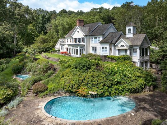 Exterior, Facade, Pool, Queen Anne Victorian