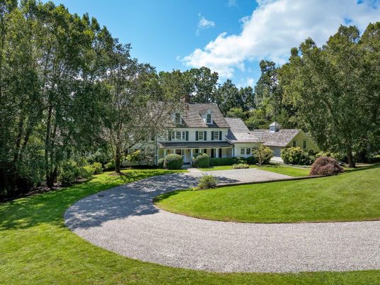 Backyard, Exterior, Facade, Cape Cod