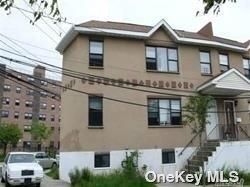 Exterior, Facade, Rowhouse
