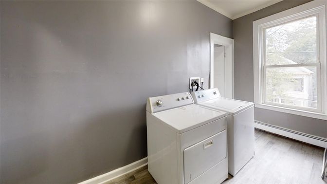 Interior, Washer, Wood Texture Flooring
