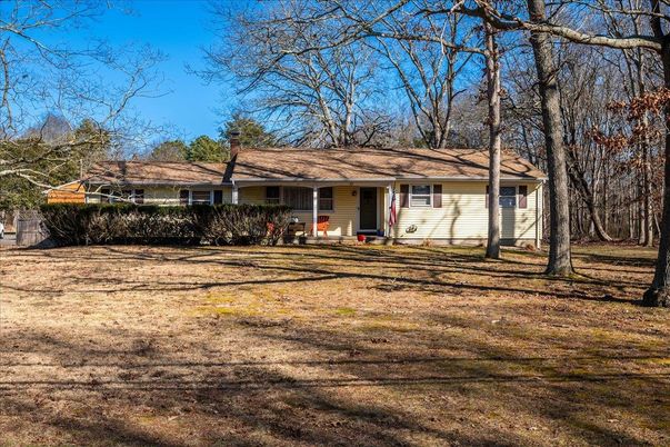 Backyard, Exterior, Facade, Ranch