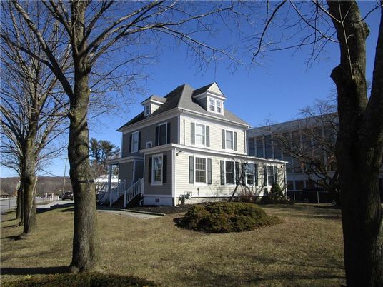 Backyard, Exterior, Facade, Queen Anne Victorian