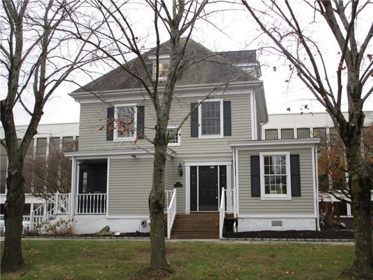 Exterior, Facade, American Foursquare