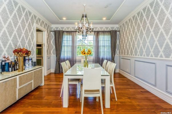 Chandelier, Dining room, Interior, Recessed Lighting, Wood Texture Flooring