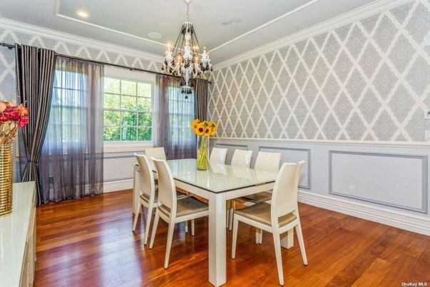 Chandelier, Dining room, Interior, Recessed Lighting, Wood Texture Flooring