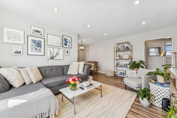 Dining room, Interior, Living room, Pendant Lights, Recessed Lighting, Wood Texture Flooring