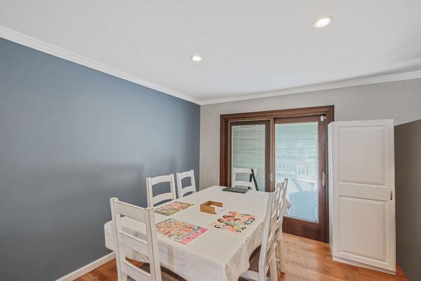 Dining room, Interior, Recessed Lighting, Wood Texture Flooring