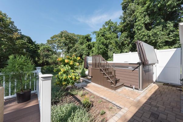 Exterior, Hot Tub