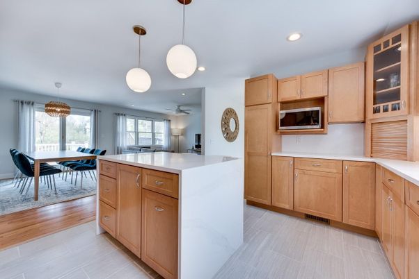 Dining room, Interior, Kitchen, Pendant Lights, Recessed Lighting, Wood Texture Flooring