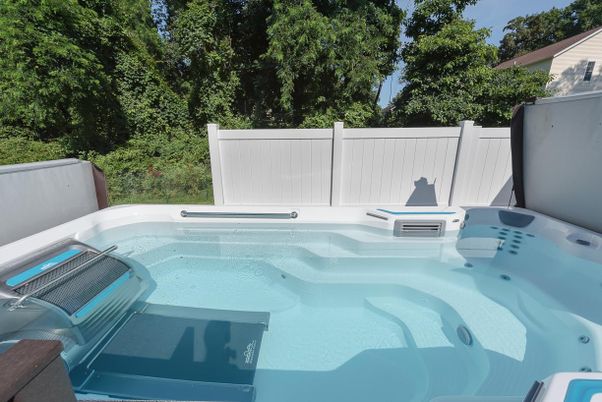 Exterior, Hot Tub, Pool