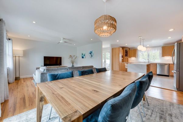 Dining room, Interior, Kitchen, Living room, Pendant Lights, Recessed Lighting, Stainless Steel Appliances, Wood Texture Flooring