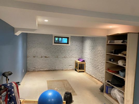Fitness Equipment, Interior, Recessed Lighting, Stone Walls