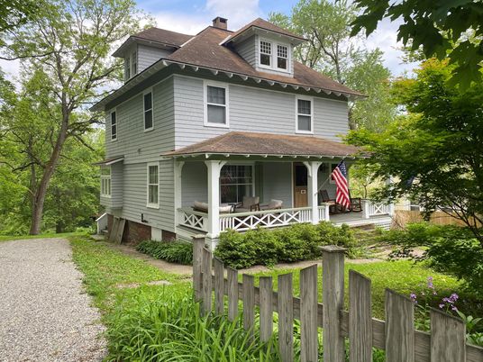 Backyard, Exterior, Facade, American Foursquare