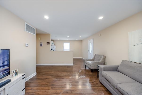 Interior, Living room, Recessed Lighting, Wood Texture Flooring