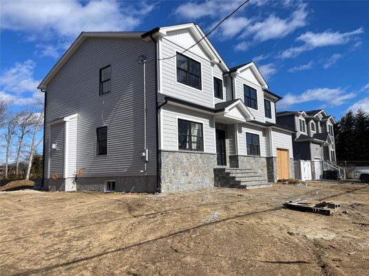 Exterior, Facade, Farmhouse