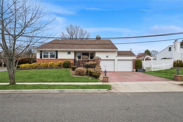 Attached, Exterior, Facade, Brick Facade, Cape Cod