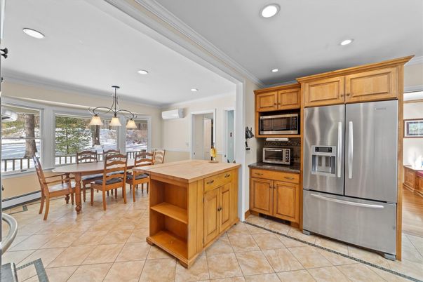 Dining room, Interior, Kitchen, Pendant Lights, Recessed Lighting, Stainless Steel Appliances