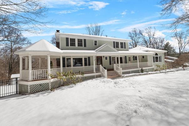 Backyard, Exterior, Facade, American Foursquare