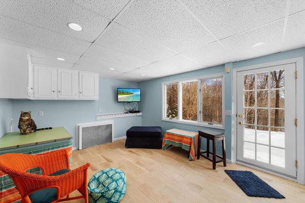 Interior, Recessed Lighting, Wood Texture Flooring