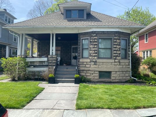 Exterior, Facade, American Foursquare