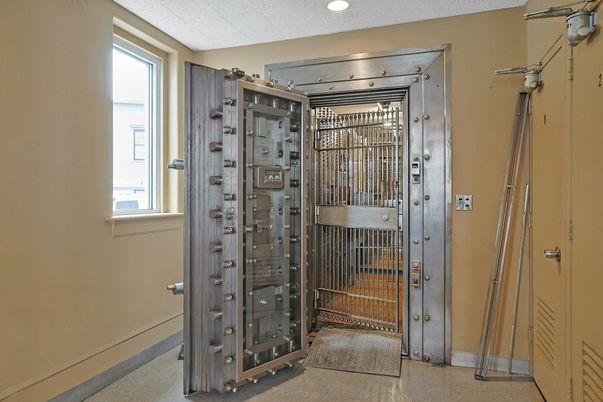 Interior, Recessed Lighting, Wine Storage