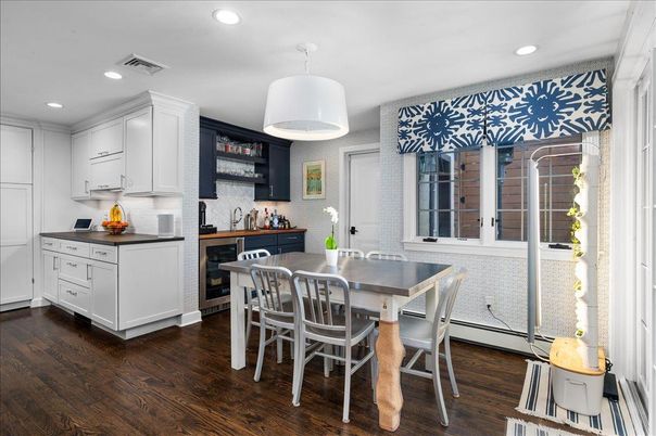 Dining room, Interior, Kitchen, Recessed Lighting, Wood Texture Flooring