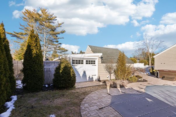 Detached Garage, Exterior