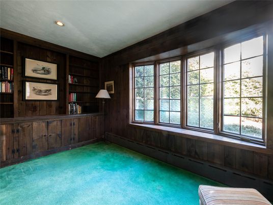 Empty room, Interior, Recessed Lighting, Wooden Walls