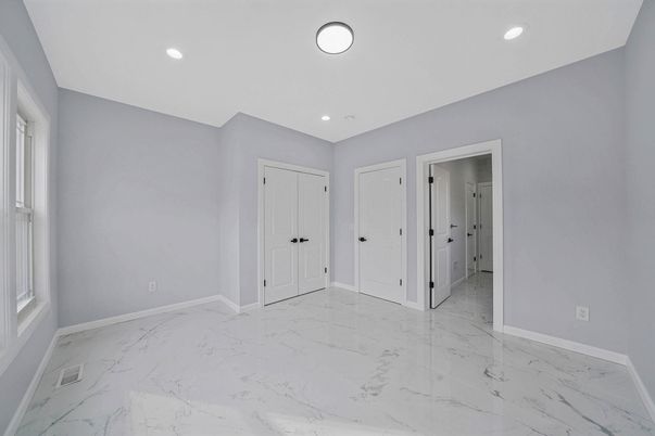 Empty room, Interior, Marble, Recessed Lighting