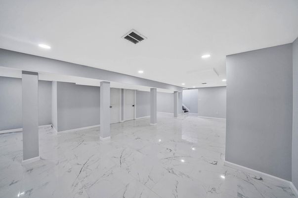 Empty room, Interior, Marble, Recessed Lighting
