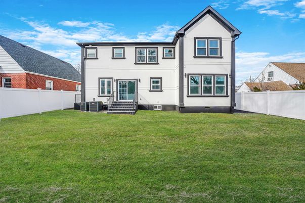 Backyard, Exterior, Facade, Farmhouse